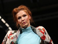Elena Podzámska vyzerala strhane a utrápene. 