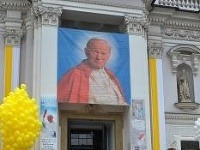 Vyhlásenie nových svätcov oslávili aj v poľskom rodisku Jána Pavla II.