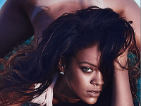 Kontroverzná Rihanna sa na stránkach pánskeho magazínu už opäť objavila úplne nahá.