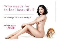 Olivia Munn sa v minulosti vyzliekla pre organizáciu PETA. 