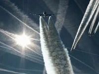 Vedci sa pozreli na chemtrails (ilustračné foto). Vedci sa pozreli na chemtrails (ilustračné foto).