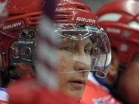 Putin si zahral hokej s bývalými hviezdami