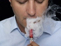 E-cigarety sú účinné, zbavia vás závislosti na klasických cigaretách!