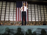 Barack Obama neohlásene pricestoval na návštevu Afganistanu. 