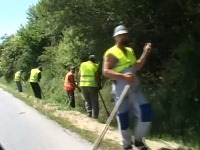Pri obci Hajnáčka pracuje tiež 5 zamestnancov na pol roka