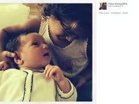 Emma Heming, manželka Brucea Willisa, sa na sociálnej sieti Facebook pochválila svojimi dcérkami - mladšou Evelyn Penn a dvojročnou Mabel Ray. 