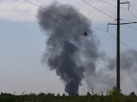 Dym zo zostreleného vrtuľníka