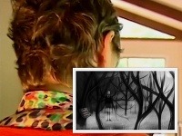 Matka napadnutá vlastnou dcérou a mýtická bytosť Slender Man Matka napadnutá vlastnou dcérou a mýtická bytosť Slender Man