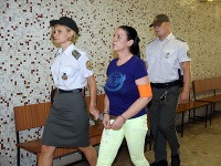 Nora Mojsejová sa pred súdnym konaním netvárila veselo. 