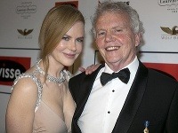 Nicole Kidman s otcom Anthonym, ktorému akoby z oka vypadla. Nicole Kidman s otcom Anthonym, ktorému akoby z oka vypadla.