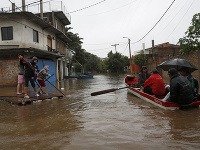 Povodne v Paraguaji pripravili o strechu 200-tisíc ľudí