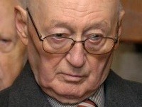 Béla Biszku v roku 2006 Béla Biszku v roku 2006