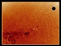 Nádherné fotografie Slnka sa podarili paradoxne amatérskemu astronómovi.