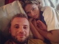 Marián Gáborík a Ivana Surovcová sa pochválili momentkou z postele. 