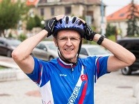 Štefanec vyrazil do Bruselu propagovať Slovensko na bicykli