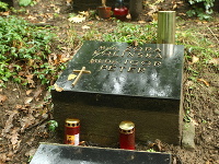 Hrob Zory Kolínskej v piatok 25. júna, dva dni pred jej nedožitými narodeninami. 