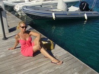Adriana Kmotríková trávila spolu so svojou rodinou dovolenku na slnečnej Sardínii. 