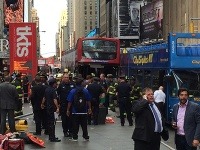 Zrážka výletných autobusov na Times Square
