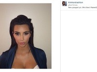 Kim Kardashian na Instagrame zverejnila novú fotku do cestovného pasu, pri ktorej oznámila, že si zmenila priezvisko na West. 
