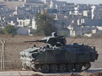 Turecké sily neďaleko Kobané