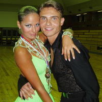 S bratom Tomášom, ktorý je v Let´s Dance 2 partnerom Michaely Čobejovej, sa v roku 2005 stali 
majstrami Slovenska v 10 tancoch. 