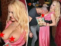 Koho hlavu privábila pornoherečka a modelka Angel Wicky nahými vnadami XXL? Koho hlavu privábila pornoherečka a modelka Angel Wicky nahými vnadami XXL?