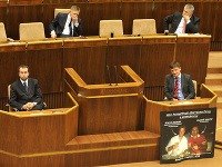 Mimoriadna 40. schôdza NR SR, ktorej jediným bodom programu je návrh na odvolanie ministra práce, sociálnych vecí a rodiny SR Jána Richtera. 