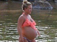 Hayden Panettiere pár týždňov pred pôrodom ukázala svoje veľké tehotenské bruško.