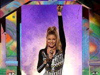 Speváčka Fergie sa na tiež predviedla na pódiu. Jej vystúpenie sa nezaobišlo bez trapasu. 