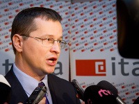 Minister školstva Juraj Draxler. Minister školstva Juraj Draxler.