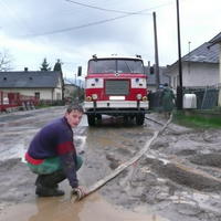 Miro Ďurica (16)  sa zapojil do záchranárskych prác.