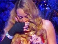 Mariah Carey sa na pódiu rozplakala. 