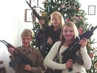 Najhoršie rodinné fotky spod vianočného stromčeka