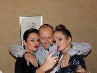 Selfie nemohla chýbať: Boris Kollár sa odfotil s Petrou Polnišovou a Zuzanou Šebovou. 