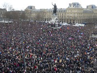 Paríž je plný ľudí