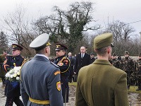 Obete leteckej havárie si pripomenuli aj prezident Andrej Kiska a minister obrany SR Martin Glváč.