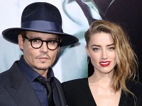 Johnny Depp s o 23 rokov mladšou snúbenicou Amber Heard