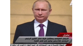 Putin sa pri falošnej hymne netváril práve nadšene.