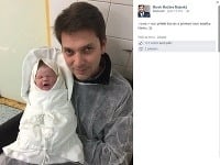 Marek Majeský zverejnil na Facebooku prvú fotku svojho anjelika. 