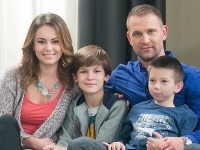 Timur Kramár si pred šiestimi rokmi zahral v markizáckom seriálu Chlapi neplačú syna Tomáša Maštalíra. Timur Kramár si pred šiestimi rokmi zahral v markizáckom seriálu Chlapi neplačú syna Tomáša Maštalíra.