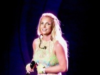 Telo speváčky Britney Spears už dávno nie je, čo bývalo. Blondínkine ruky a stehná by potrebovali spevniť. 