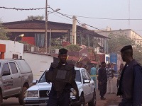 Útok v nočnom klube v Mali is vyžiadal 5 obetí.