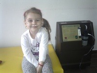 Laura napriek detskému veku dokáže vážnosť situácie pochopiť Laura napriek detskému veku dokáže vážnosť situácie pochopiť