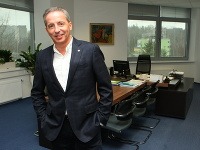 Václav Mika v novej kancelárii