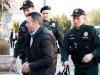 Vladimír Jánoš v rukách polície