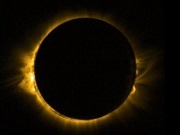 ESA Európska vesmírna agentúra zverejnila fotografiu zatmenia Slnka z vesmíru ESA Európska vesmírna agentúra zverejnila fotografiu zatmenia Slnka z vesmíru