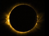 ESA Európska vesmírna agentúra zverejnila fotografiu zatmenia Slnka z vesmíru