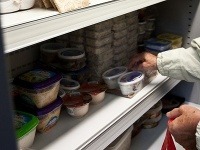 Potraviny, ktoré kupujeme v obchodoch, sa uchovávali nie práve v najlepších skladovacích podmienkach. 