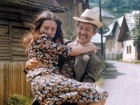 Zlatka a Domino sa vo filme Nevera po slovensky stali manželmi. 