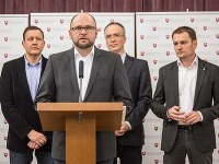 Zľava: Predseda strany NOVA Daniel Lipšic, predseda strany SaS Richard Sulík, podpredseda strany NOVA Marcel Klimek a predseda OĽaNO Igor Matovič Zľava: Predseda strany NOVA Daniel Lipšic, predseda strany SaS Richard Sulík, podpredseda strany NOVA Marcel Klimek a predseda OĽaNO Igor Matovič